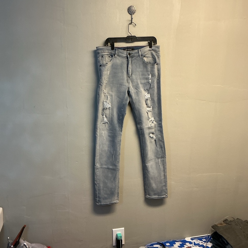 American Breed Distressed Light Blue Jeans size 36x32. 0068